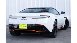 2022 Aston Martin DB11 V8 Coupe RWD certificado seminuevo usado luz Interior asientos de cuero motor Turbo mano derecha R16 Metal - Product Image 2