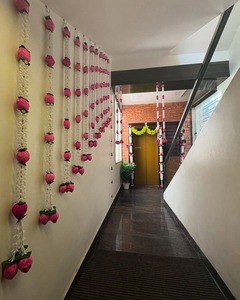 โมกราโซล่าไม้บัวแบบแขวนติดผนังพวงมาลัยแต่งบ้านธรรมชาติเป็นมิตรกับสิ่งแวดล้อมใบไม้ดอกไม้สีเขียวสำหรับงานแต่งงาน - Product Image 4