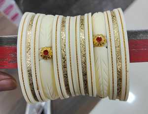 Brazaletes de resina hechos a mano, pulseras artísticas con purpurina de mármol o efectos oceánicos, brazaletes de resina epoxi de moda a la venta - Product Image 1