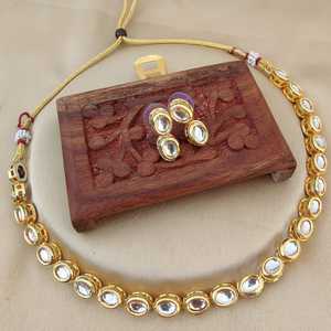 Elegante Conjunto de Joyería India Tradicional con Pedrería Kundan y Trabajo Meenakari en la Parte Posterior para Bodas, Festivales y Ocasiones Especiales - Product Image 1