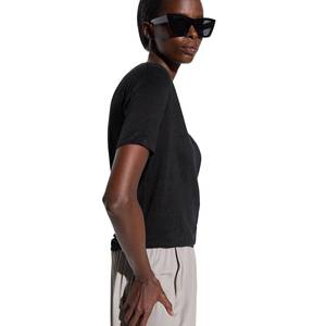 เสื้อยืดคอวีแขนสั้น - Product Image 2