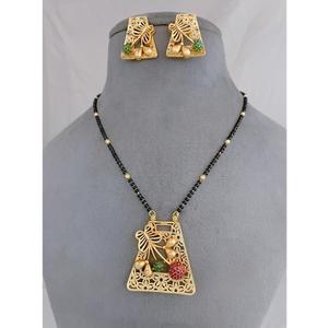 Hermosa Mangalsutra tradicional chapada en oro de una sola capa con pendientes para boda y colección de uso diario para mujer - Product Image 1