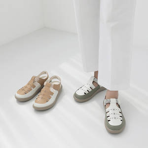 Sandales plates décontractées urbaines pour femmes [JSHOE], toutes saisons, respirantes, en cuir perforé, fabriquées en Corée - Product Image 4