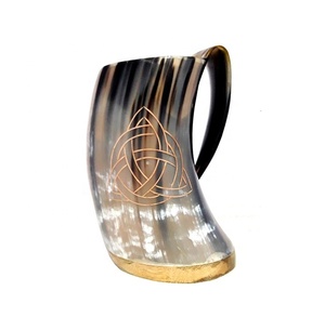 Mug en corne de buffle Viking, écologique, fait main, d'inspiration médiévale, poli, authentique, pour Noël et anniversaire - Product Image 1