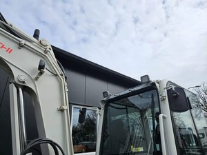 รถขุดตีนตะขาบขนาดเล็ก Takeuchi TB250-2 มือสอง ประหยัดน้ำมัน - Product Image 6
