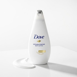 Dove Lotion hydratante légère avec formule à absorption rapide et sensation non grasse pour un soin confortable de la peau Utilisation quotidienne - Product Image 4