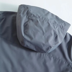 Custom Penal Design Windproof Softshell Jacket Trending Hooded Zipper Women Jacket Casual Multi-Pockets Winter Jacket - Product Image 6