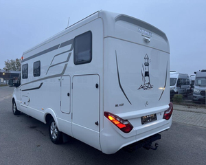 Camping-car de luxe 4x4 tout-terrain |   Camion-camping-car robuste pour expéditions |   Véhicule de camping tout-terrain diesel 4x4 avec panneaux solaires et climatisation - Product Image 5