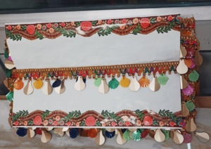 Adornos de encaje de terciopelo de aspecto rico para blusas Lehenga Borders Sarees disponibles a granel para revendedores y fabricantes - Product Image 5