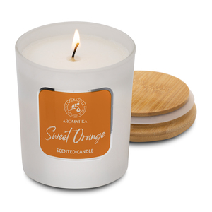 Vela Aromática de Cera de Soya con Aroma a Naranja Dulce Aromatika, en Frasco de Vidrio Blanco Mate, Colección para el Hogar, Vegana, Ecológica y de Primera Calidad - Product Image 1