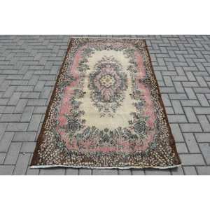 พรมขนแกะสไตล์ตุรกีวินเทจ4x6 'สี่เหลี่ยมผืนผ้าสไตล์การเย็บปะติดปะต่อกันสีเบจสีชมพูยางด้านหลังสำหรับห้องนั่งเล่นห้องโถงสำหรับวัยรุ่น - Product Image 1