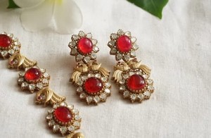 Conjunto de collar Polki de diseñador de lujo chapado en oro con pendientes joyería nupcial para celebración de boda y fiesta - Product Image 3