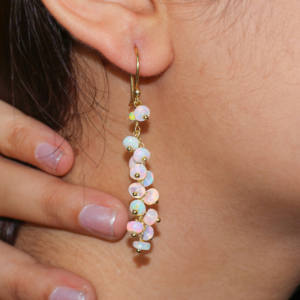 Pendientes colgantes de racimo largo con cuentas de ópalo blanco de Plata de Ley 925 para mujer en oro amarillo relleno joyería de piedra natal para ella - Product Image 2