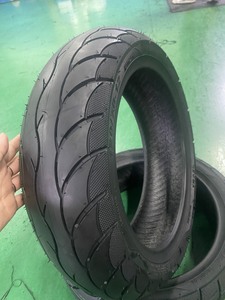 Neumático Sin Cámara de Caucho Natural Kuma K201 110/70-12, Cubierta de Neumático para Scooter 3.00-17, Neumático para Motocicleta - Product Image 4