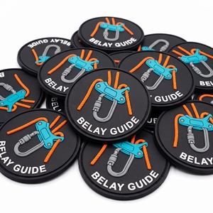 Al por mayor: Parches de PVC para aseguramiento y guía, Dispositivos de fricción para cuerda, Insignias y Emblemas redondos de silicona para ropa de trabajo de guía de montaña, Directo de fábrica - Product Image 1