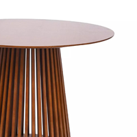 Table de salle à manger ronde fabriquée en Espagne Table en bois de style nordique pour la maison prête pour l'exportation