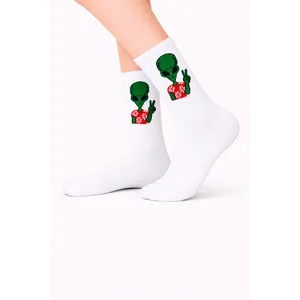 Chaussettes de tennis blanches à motif extraterrestre, broderie de logo personnalisable, propriétés antibactériennes et absorbantes pour l'automne - Product Image 2