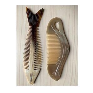 Peigne en corne authentique outil fait main durable écologique finition polie fabriqué à partir de corne idéal pour les soins capillaires quotidiens - Product Image 6