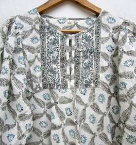 Nouvelle collection en gros Tie Dye Long Kaftan Demi-manches Rayonne Tissu Robe ample avec fente latérale Printemps Caftan Robes - Product Image 5