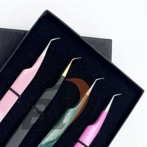 Pinzas profesionales para extensión de pestañas con logotipo personalizado y diseño de corazón de 45 grados, agarre fuerte, Punta puntiaguda de acero inoxidable japonés - Product Image 2