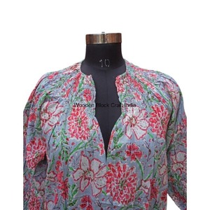 Hauts d'extérieur pour femmes - Design floral vintage coréen 100% coton écologique respirant à manches bouffantes et col en V pour femmes modernes - Product Image 2