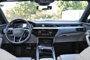Voiture d'occasion fiable Audi e-tron Quattro Chronos Edition 2022 - Product Image 4