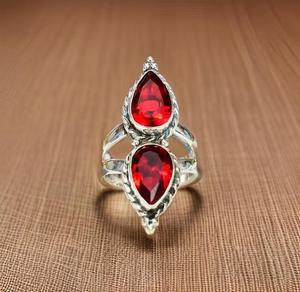 Bague de fiançailles et de mariage unisexe en argent sterling 925, pierre précieuse grenat naturel, design floral tendance, sertissage en forme de poire - Product Image 2
