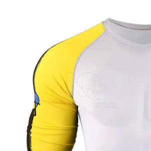 Vêtements de sport Rash Guard légers et écologiques à logo personnalisé fabriqués au Pakistan, manches longues, en spandex/polyester, pour la natation - Product Image 5
