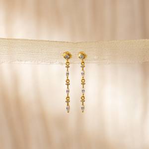 Pendientes colgantes de diamantes Marquesa delicados chapados en oro y plata 925, tachuelas colgantes delicadas para fiesta, boda, joyería, regalo para ella - Product Image 1