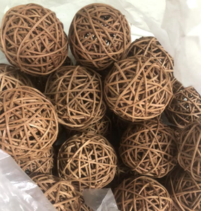 Décoration de boule de Noël en rotin du Vietnam, utilisant du rotin tissé à la main, idéale pour la décoration de Noël et la décoration festive thématique - Product Image 5