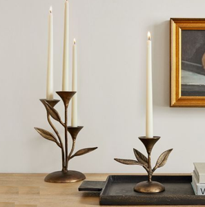 Juego de dos candelabros pulidos en oro sostenible candelabros de metal de alta calidad candelabro metálico de alta venta - Product Image 5