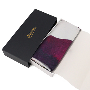 Bufanda de Seda de Lujo con Borde Enrollado a Mano, Diseño Artístico Único Personalizado, Bufandas con Caja de Regalo - Product Image 1