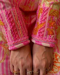 ชุดคาฟตันสีแดงหรูหราประดับลูกปัด ปักมือ สไตล์มิดชิด อบายา จาลาบียะ แขนยาว ยาวคลุมเท้า สำหรับงานปาร์ตี้ ผ้าโมดอล สตาร์ - Product Image 4