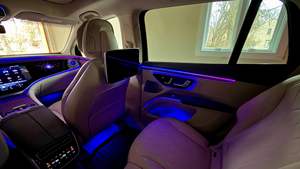 Magnifique SUV Mercedes-Benz EQS 580 4Matic 2023, transmission automatique, V8 - Product Image 3