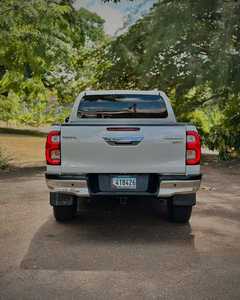 Toyota Hilux 2020 Usada con Todas las Opciones - Product Image 2