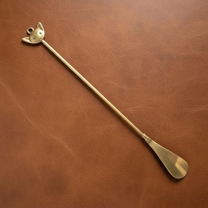 Elegante Soporte Decorativo con Diseño de Cara de Gato, Elaborado con Acabado Dorado, Ideal para Decoración del Hogar y Regalos, Hecho a Mano en India - Product Image 4