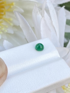 Impresionante PIEDRA DE cabujón de forma redonda de Esmeralda zambiana natural con piedras preciosas sueltas de buen color para hacer joyas de 0,75 quilates - Product Image 3