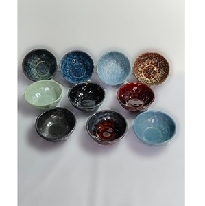 Cuencos de cerámica pintados a mano con patrones elegantes para cocinas creativas y decoración funcional del hogar - Product Image 1