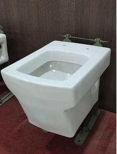 Ensemble de toilette suspendu au mur de haute qualité avec housse de siège et réservoir dissimulé siège de toilette à chasse par gravité sans rebord - Product Image 3
