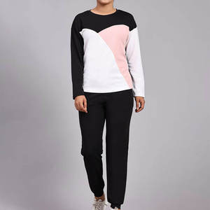Funky Kitted logotipo bordado personalizado manga larga poliéster alta calidad señoras chándales sudaderas con capucha conjunto deportivo de dos piezas - Product Image 3