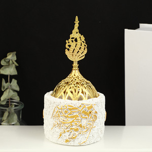 Quemador árabe de metal y cerámica que ayuda a purificar la atmósfera, promoviendo la relajación y el equilibrio emocional en toda la casa. - Product Image 1