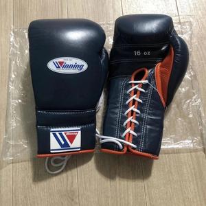Gants de boxe en cuir professionnels de haute qualité pour l'entraînement, ajustement confortable personnalisé pour le Muay Thai et le kickboxing en extérieur - Product Image 3