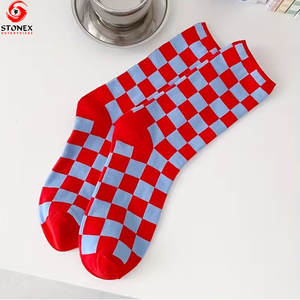 Chaussettes décontractées pour femmes en gros, chaussettes en coton respirantes antibactériennes à séchage rapide de haute qualité avec logo sur le corps - Product Image 2