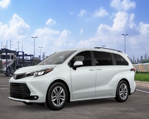 Excelente Estado, Usado, 2021, para Sienna XLE, 7 Pasajeros, Tracción Delantera, Asientos de Cuero, Techo Solar, Transmisión Automática, Listo para Enviar - Product Image 1