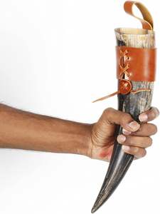 Corne à boire viking médiévale artisanale 100% naturelle, couleur antique, économique, avec support, corne à boire sculptée, offre de vente - Product Image 2
