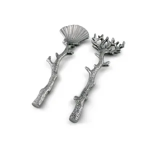 Nouveau fournisseur direct et fabricant de conception d'apparence chaude vendant 2 cuillères en argent en aluminium ensemble d'ustensiles de service pour le dîner - Product Image 1