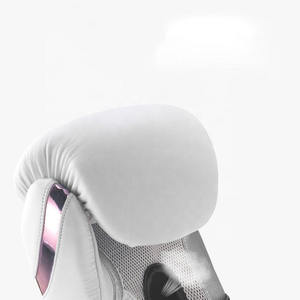 Gants de boxe sur mesure gagnants professionnels en PVC et cuir véritable avec logo - Product Image 2