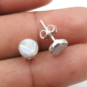 Boucles d'oreilles élégantes personnalisées faites à la main en argent sterling 925 avec pierre de lune arc-en-ciel naturelle bijoux minimalistes fins - Product Image 1