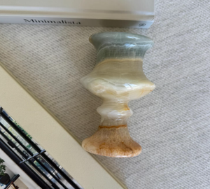 Portavelas de Ónix Azul Glaciar Puro y Natural NANWEI, Hecho a Mano para una Presentación con Iluminación Ambiental - Product Image 3