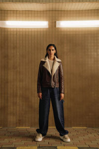 Veste en jean en cuir pour femmes grande taille, style personnalisé, nouvelle collection 2026, respirante, en coton écologique, prix de gros - Product Image 3